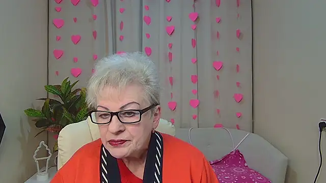 KayleSmoll online show from February 6, 2026, 7:54 pm