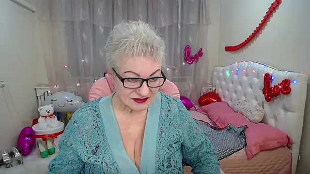 KayleSmoll online show from March 7, 2025, 7:38 pm