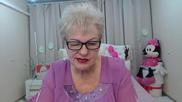 KayleSmoll online show from April 4, 2026, 6:47 pm