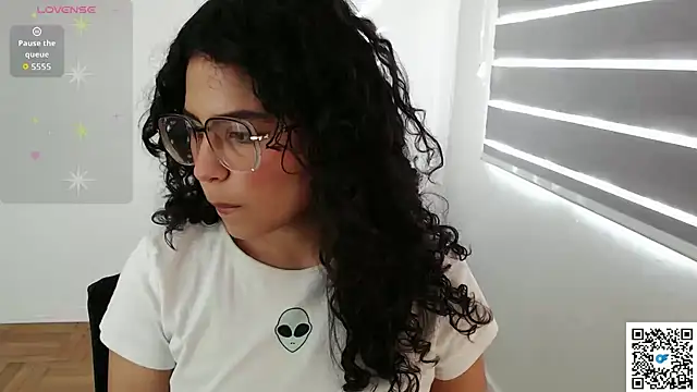 Snapshot of cinnamon_rosa chatting on October 8, 2025, 8:42 pm cinnamon rosa online show from October 8, 2025, 8:42 pm