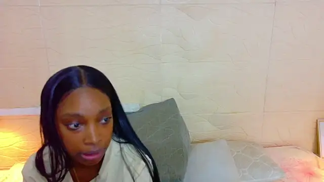 Snapshot of Shamiraa_moore chatting on May 14, 2026, 7:22 pm Shamiraa moore online show from May 14, 2026, 7:22 pm