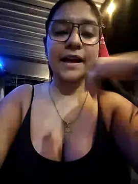 Snapshot of Sofythom1 chatting on February 5, 2025, 4:06 am Sofythom1 online show from February 5, 2025, 4:06 am