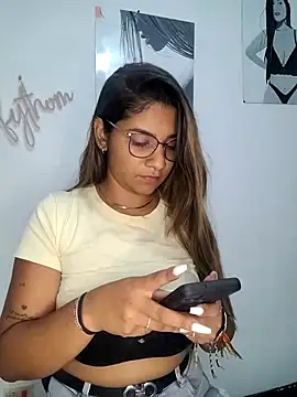 Snapshot of Sofythom1 chatting on October 1, 2025, 1:55 am Sofythom1 online show from October 1, 2025, 1:55 am