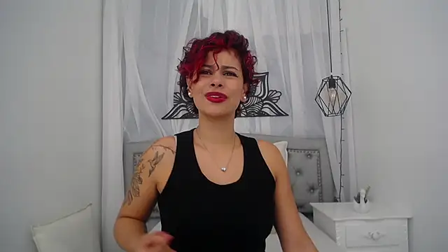 Snapshot of MarianaSanz chatting on February 2, 2025, 12:02 pm MarianaSanz online show from February 2, 2025, 12:02 pm