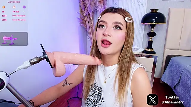 alice-millerr online show from September 22, 2025, 7:09 pm