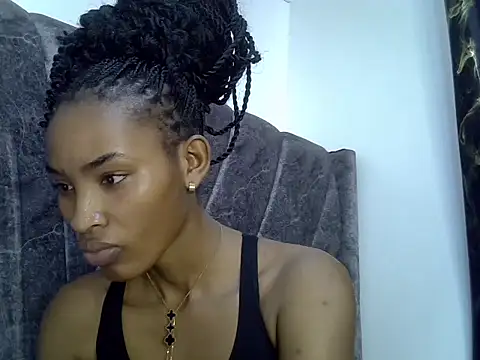 cute-alexis online show from October 31, 2025, 11:07 am