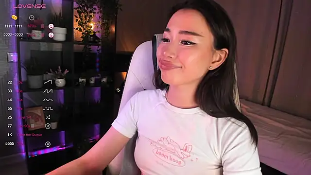 sensualily online show from October 12, 2025, 1:34 pm