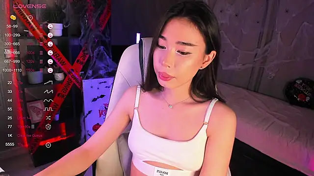 sensualily online show from October 17, 2025, 2:19 pm