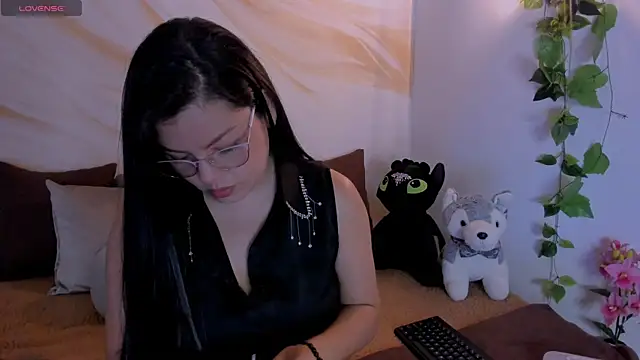 CherryBlossomm  online show from November 11, 2025, 11:09 pm