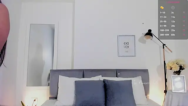 Snapshot of Hannaos chatting on November 7, 2025, 11:04 am Hannaos online show from November 7, 2025, 11:04 am