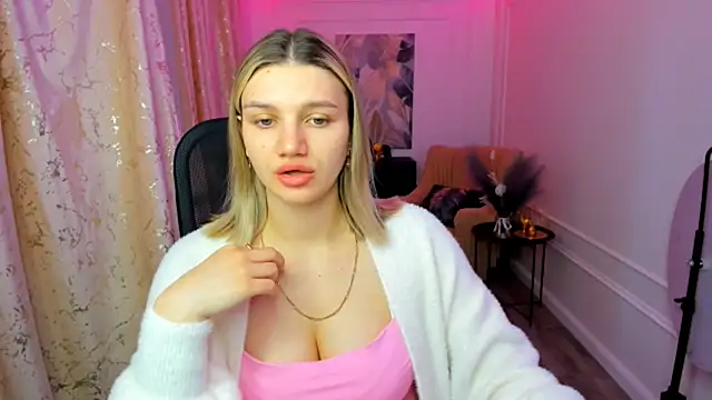 Snapshot of SelenaeMoore chatting on June 30, 2026, 3:50 am SelenaeMoore online show from June 30, 2026, 3:50 am