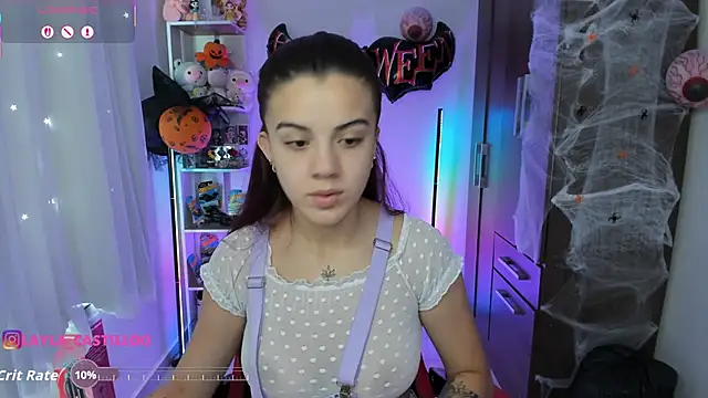 Layla castilloo online show from November 3, 2025, 2:20 pm