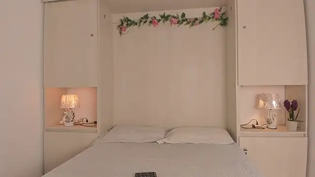 Snapshot of KendallRosse1 chatting on February 27, 2026, 11:43 am KendallRosse1 online show from February 27, 2026, 11:43 am