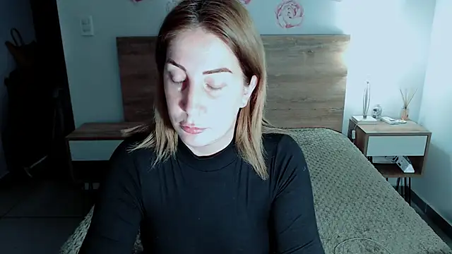 campanitaaanahi online show from April 26, 2026, 2:20 am