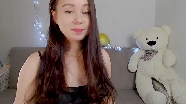 Snapshot of AlinaWett chatting on October 20, 2025, 9:48 pm AlinaWett online show from October 20, 2025, 9:48 pm