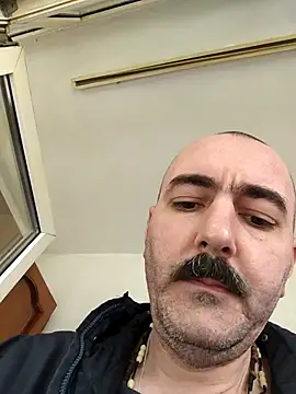 Snapshot of Maryo0001 chatting on October 4, 2025, 10:28 am Maryo0001 online show from October 4, 2025, 10:28 am