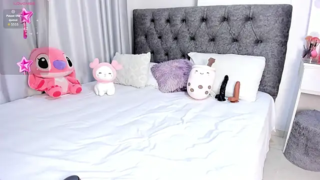 abbyfoxx  online show from December 2, 2025, 12:22 am