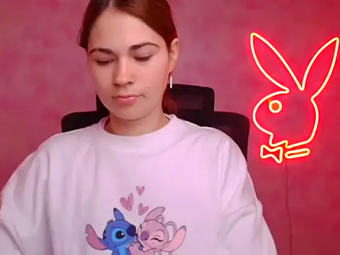 Loon Amore online show from October 18, 2025, 5:20 am