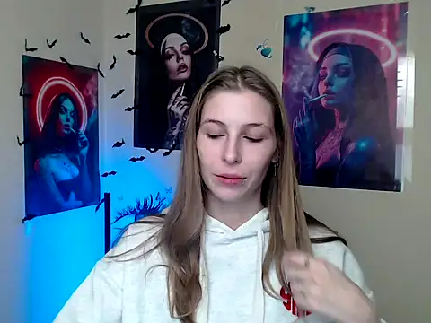 Snapshot of StrangerGi chatting on October 31, 2025, 1:08 pm StrangerGi online show from October 31, 2025, 1:08 pm