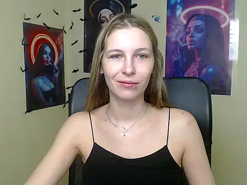 StrangerGi online show from May 28, 2026, 6:21 am