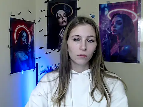 Snapshot of StrangerGi chatting on November 4, 2025, 1:15 pm StrangerGi online show from November 4, 2025, 1:15 pm