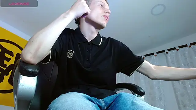 Snapshot of Matthew_Boy_ chatting on February 23, 2025, 4:28 am Matthew Boy  online show from February 23, 2025, 4:28 am