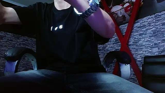 Snapshot of Matthew_Boy_ chatting on March 7, 2025, 9:17 pm Matthew Boy  online show from March 7, 2025, 9:17 pm