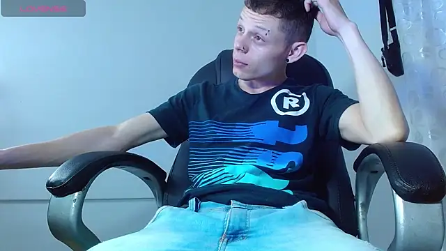 Snapshot of Matthew_Boy_ chatting on February 20, 2025, 4:07 am Matthew Boy  online show from February 20, 2025, 4:07 am