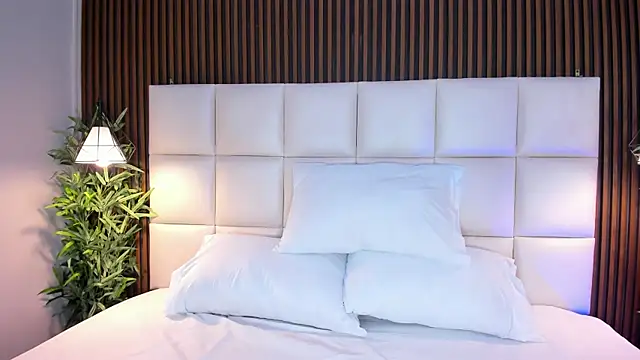 CailynBrowm online show from November 19, 2025, 4:12 am