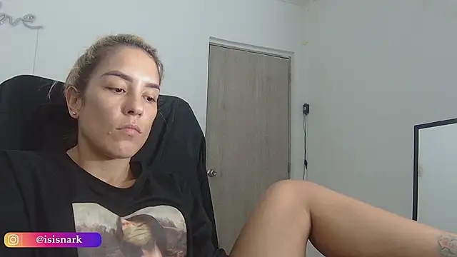 Snapshot of Isis69_ chatting on January 16, 2025, 2:09 am Isis69 online show from January 16, 2025, 2:09 am