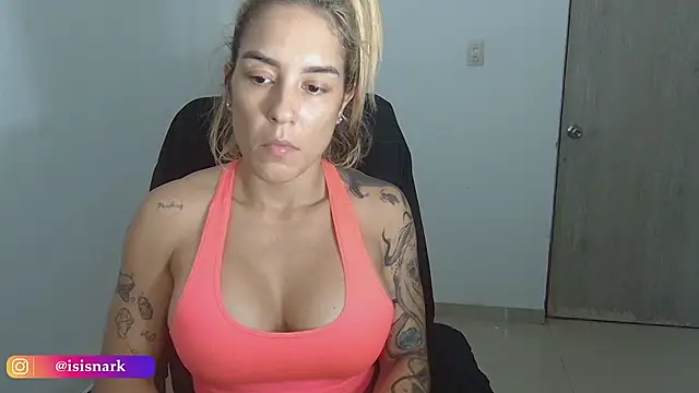 Snapshot of Isis69_ chatting on January 15, 2025, 2:49 am Isis69 online show from January 15, 2025, 2:49 am