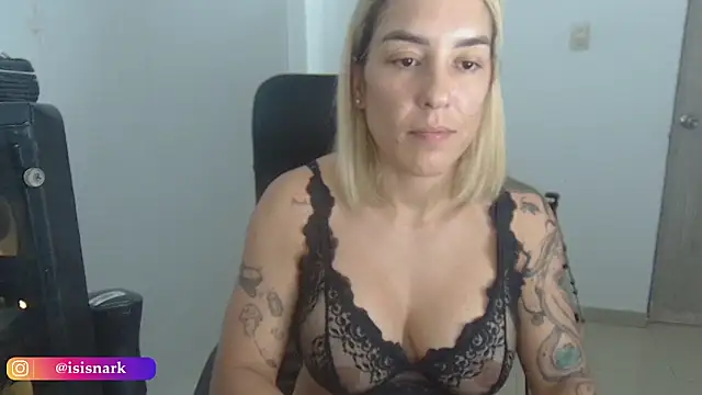 Snapshot of Isis69_ chatting on February 7, 2025, 8:42 pm Isis69 online show from February 7, 2025, 8:42 pm