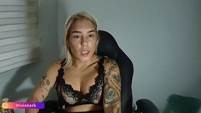 Snapshot of Isis69_ chatting on October 23, 2025, 10:30 pm Isis69 online show from October 23, 2025, 10:30 pm