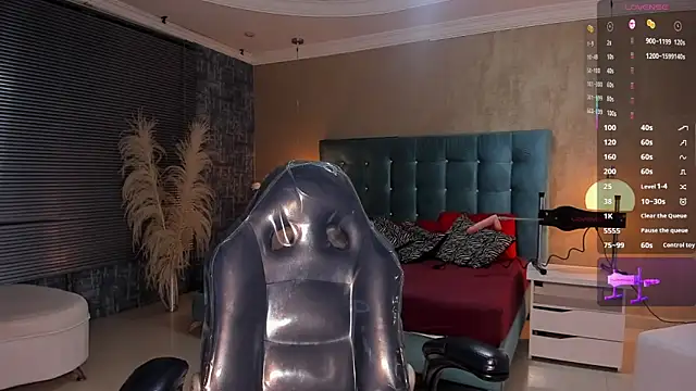 Snapshot of MelanieRioss chatting on October 10, 2025, 1:56 pm MelanieRioss online show from October 10, 2025, 1:56 pm