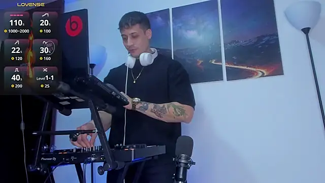 matt saill online show from November 18, 2025, 1:21 am