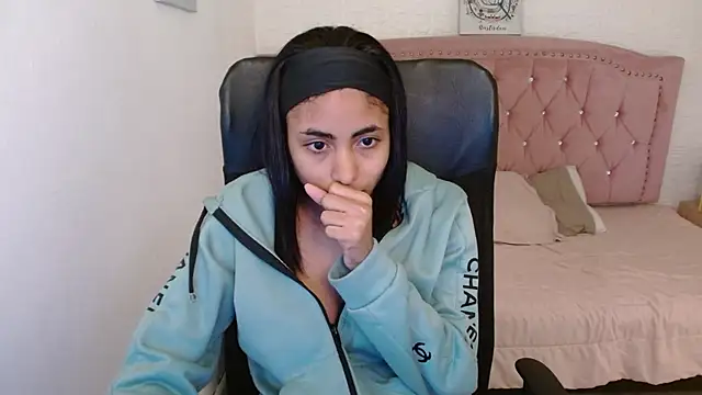 shaneelle online show from March 8, 2025, 6:32 am
