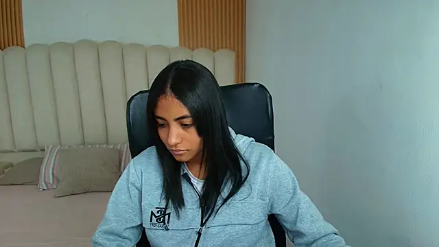 shaneelle online show from February 19, 2026, 3:03 am