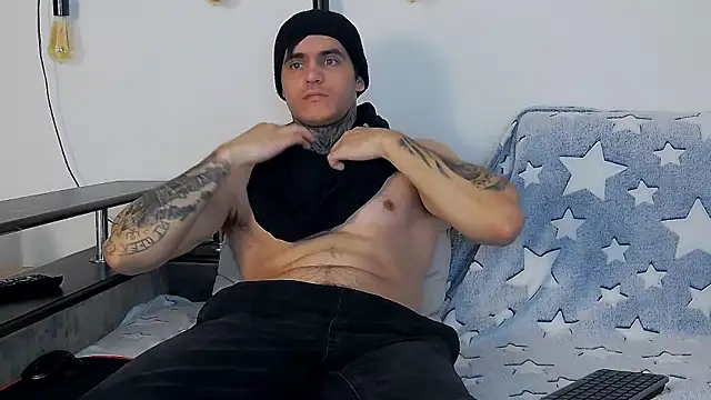 CarterCole online show from December 15, 2025, 9:26 am