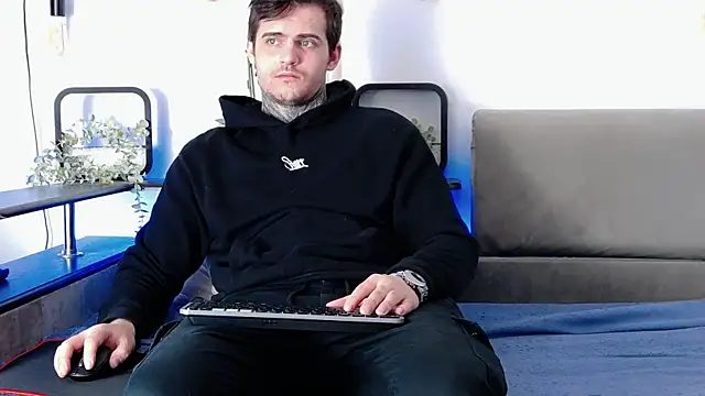 CarterCole online show from February 27, 2025, 8:13 am