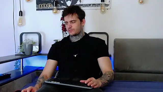 CarterCole online show from March 6, 2025, 1:35 pm