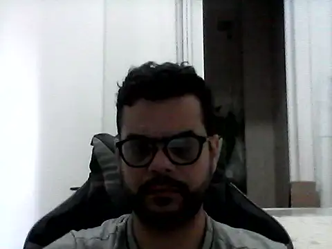 Snapshot of HornyBeachBoyBR chatting on June 27, 2026, 2:45 pm HornyBeachBoyBR online show from June 27, 2026, 2:45 pm