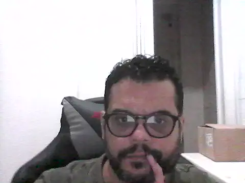 Snapshot of HornyBeachBoyBR chatting on July 3, 2026, 7:20 pm HornyBeachBoyBR online show from July 3, 2026, 7:20 pm