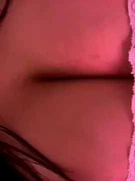 izanmiller2001 online show from November 26, 2025, 3:17 am