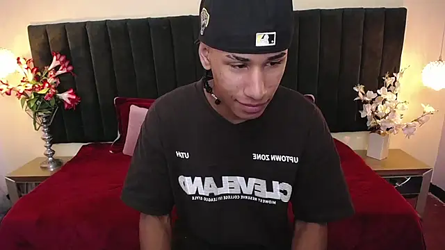 Snapshot of soft_attraction chatting on February 25, 2026, 7:36 pm soft attraction online show from February 25, 2026, 7:36 pm