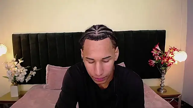 soft attraction online show from October 17, 2025, 7:48 pm