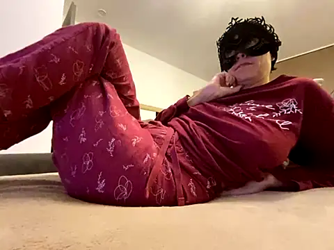 Snapshot of Marilou1983 chatting on November 17, 2025, 4:55 pm Marilou1983 online show from November 17, 2025, 4:55 pm