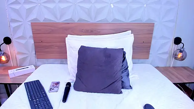 Snapshot of Stacey_white_ chatting on November 24, 2025, 8:20 pm Stacey white online show from November 24, 2025, 8:20 pm