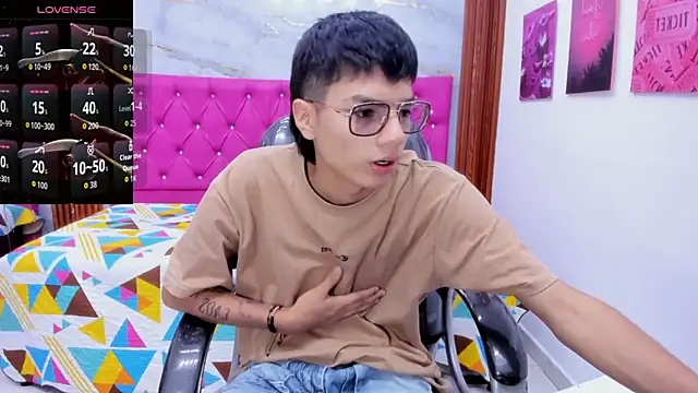 Snapshot of Noha_scott chatting on December 2, 2025, 11:06 pm Noha scott online show from December 2, 2025, 11:06 pm