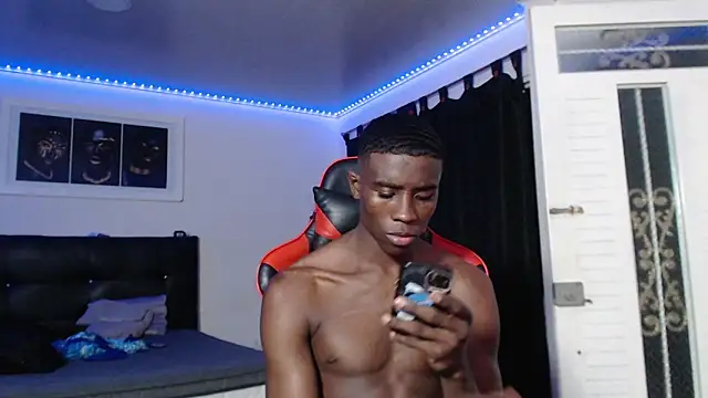 Couplex sexx online show from March 5, 2026, 4:31 am