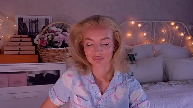 aestetick online show from October 17, 2025, 7:00 am